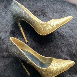 Shoe dazzle Sparkly gold High heel shoes